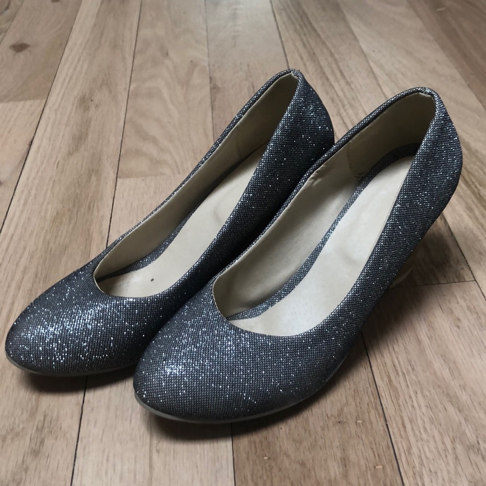 Sparkling wedge heels
